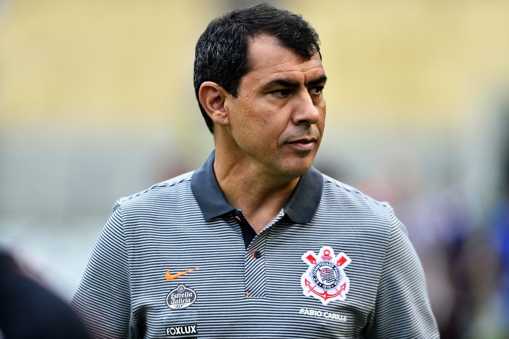 Carille elogia desempenho do Corinthians, mas deve ter time diferente na quarta