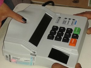Oito vezes é o número máximo de tentativas na votaçã biométrica  (Foto: Isabel Malheiros/RBS TV)