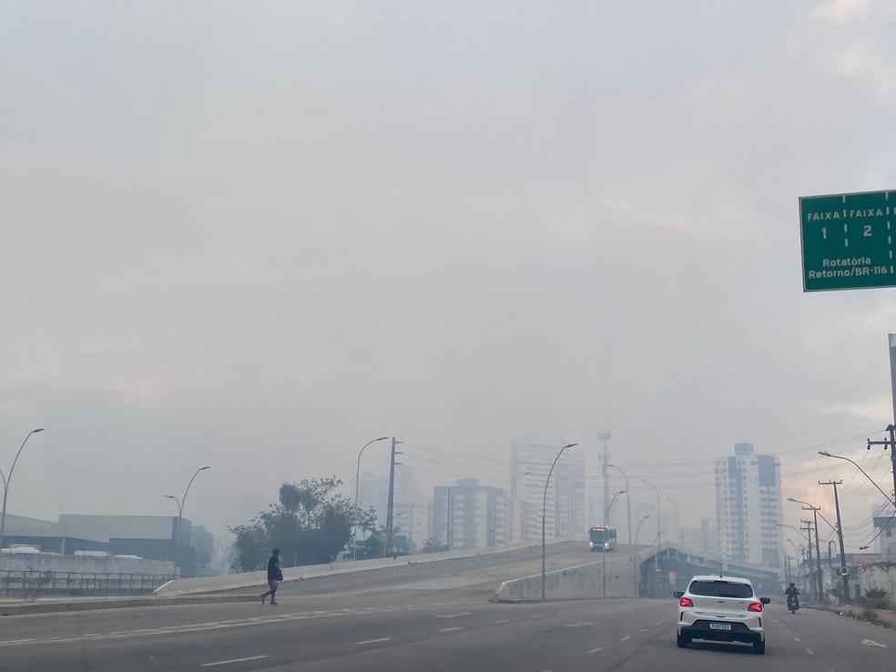 Incêndio no Parque do Cocó cobre bairros em Fortaleza — Foto: Arquivo pessoal