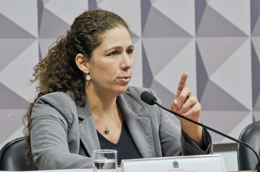 A economista Esther Dweck deve comandar o novo Ministério da Gestão no governo Lula — Foto: Geraldo Magela/Agência Senado