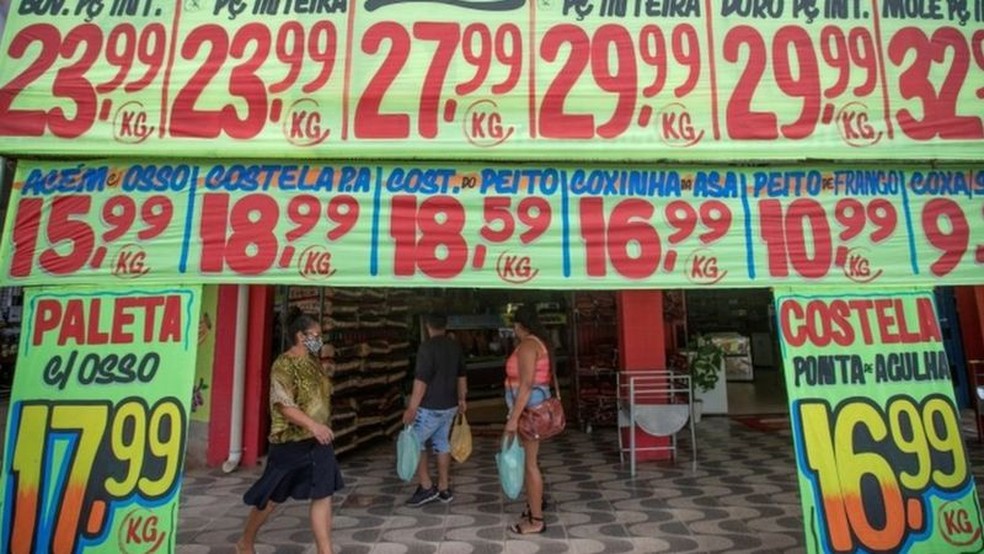 Consumo de carne por habitante estimado para 2021 é o menor desde 2005 — Foto: EPA via BBC