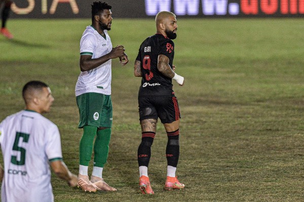 Atuações do Flamengo: Gabigol não vai bem no retorno, e Bruno Viana mostra segurança de novo