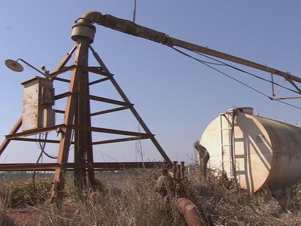 Equipamento de irrigação já teve peças furtadas, segundo responsáveis (Foto: Reprodução/ TV TEM)