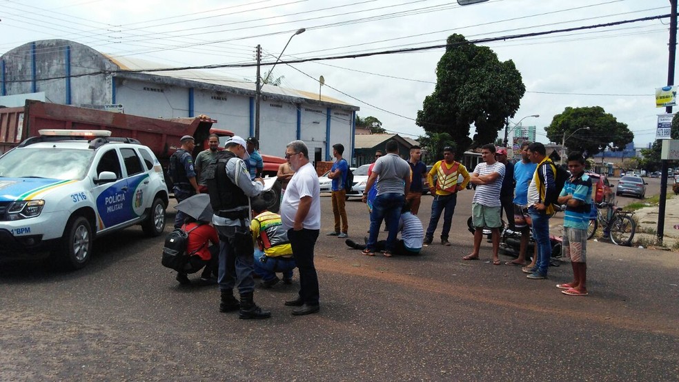 Acidente de trânsito aconteceu no bairro Beirol (Foto: Divulgação/Polícia Militar)