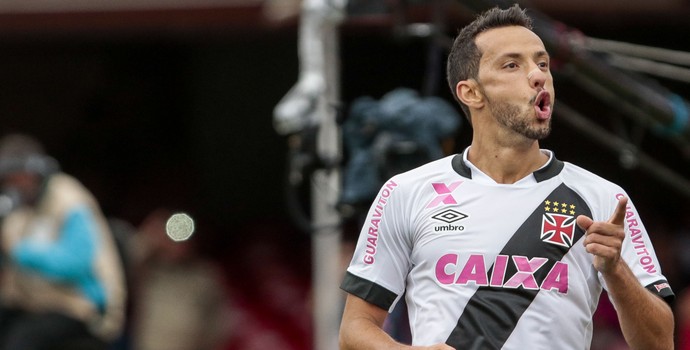 Caneta de Nenê em Barrios leva drible da rodada com 57% dos votos