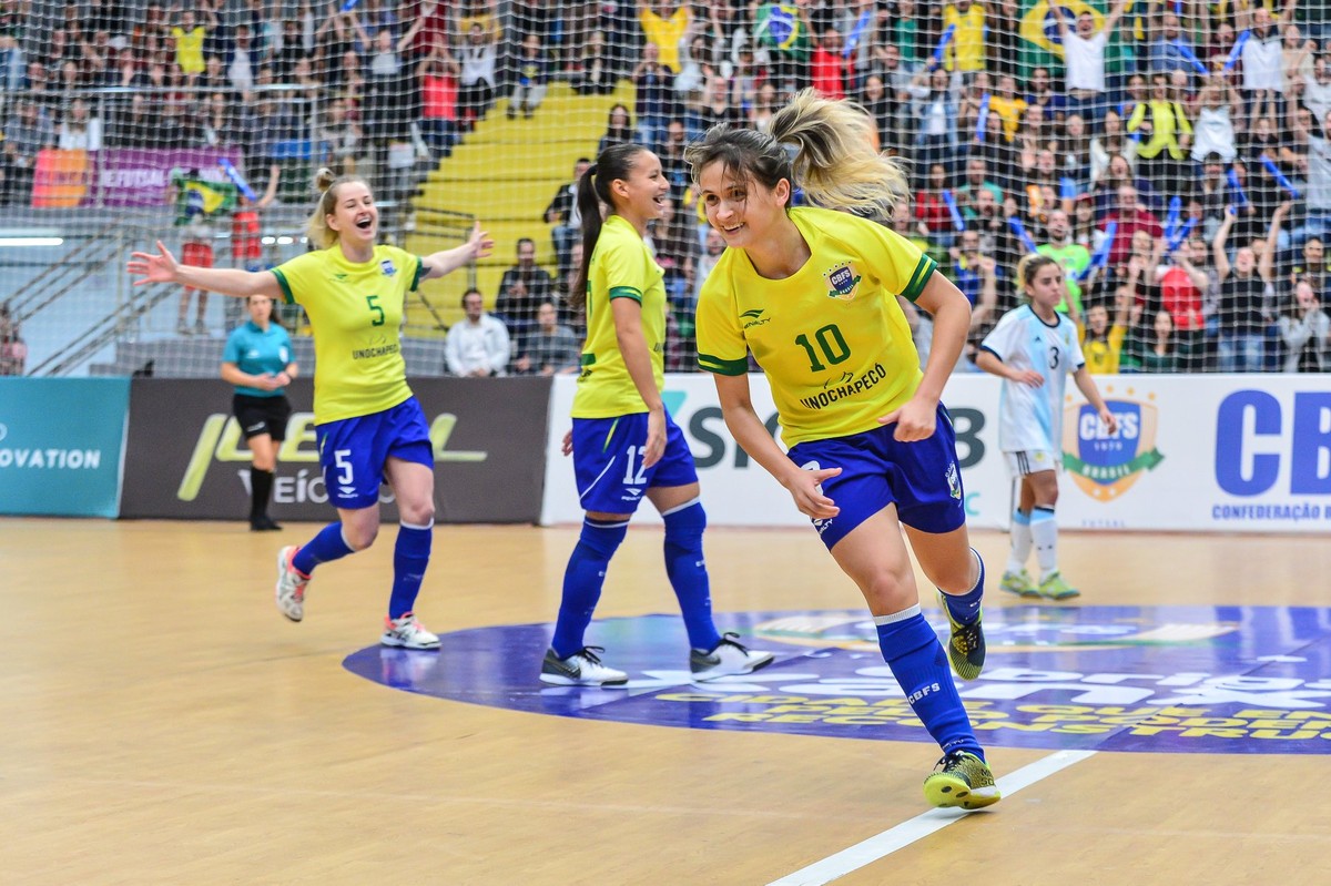 Amandinha é eleita melhor jogadora de futsal do mundo pelo ...