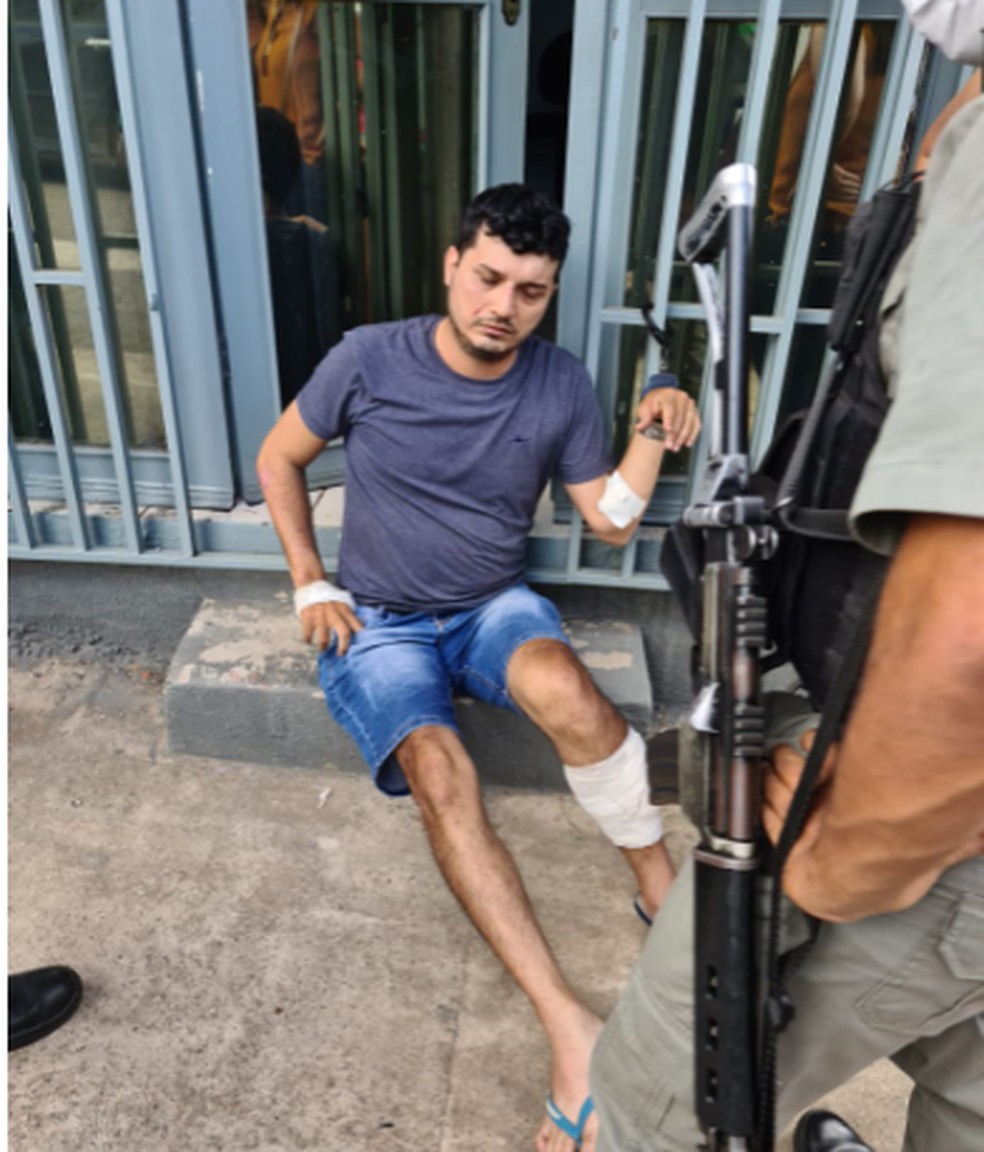 Hitalo Marinho Gouveia foi preso logo após o crime — Foto: Andryo Amaral/Rede Amazônica Acre