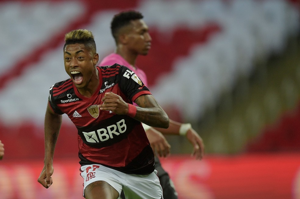 Bruno Henrique comemora seu gol contra o Del Valle — Foto: Staff Images / CONMEBOL