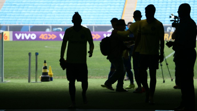 Mercado aquece e Grêmio freia pauta sobre negociações para lutar por G-4