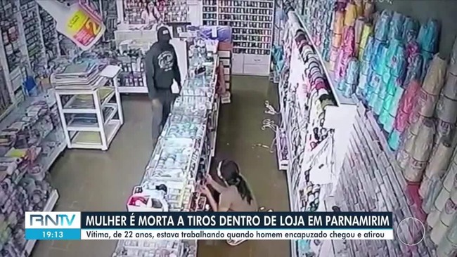 Mulher é morta a tiros dentro de loja em Parnamirim