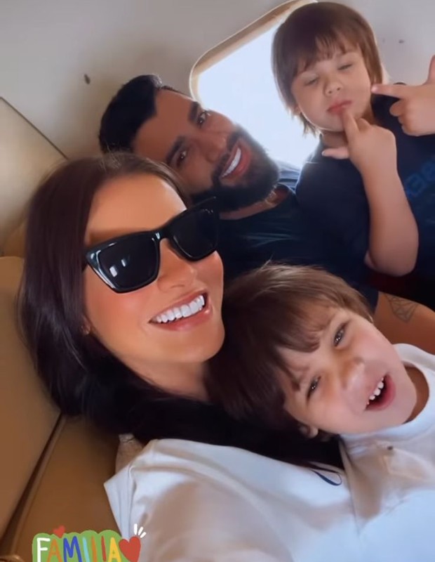 Andressa Suita e Gusttavo Lima viajam com os filhos (Foto: Reprodução/Instagram)