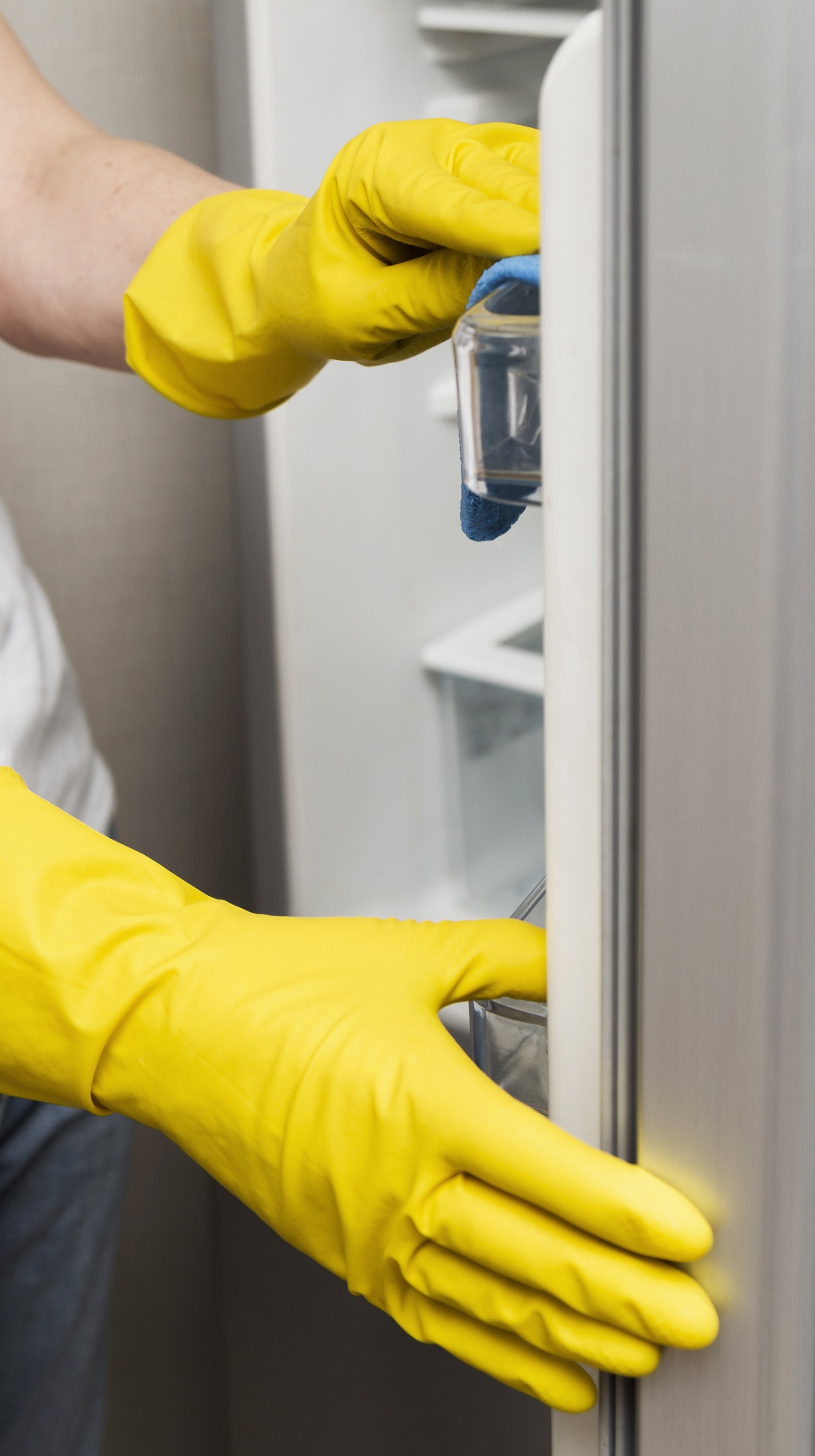 8 truques infalíveis para limpar a borracha da sua geladeira