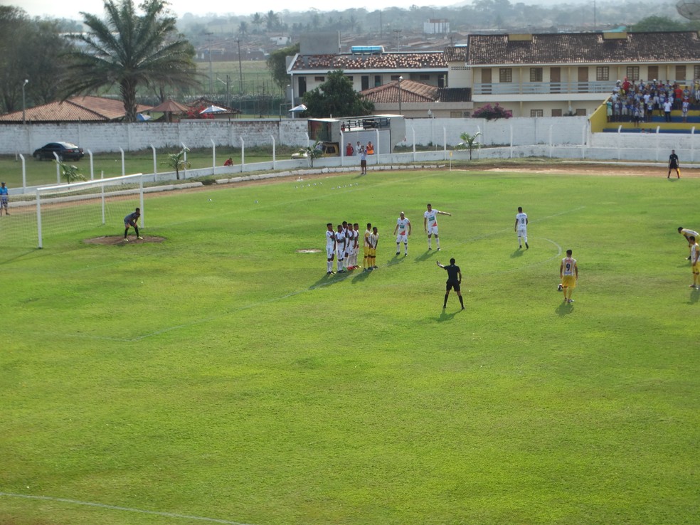 Petrolina e Decisão se enfrentaram na semifinal da Série A2. A Fera Sertaneja conseguiu a vaga na final — Foto: Mavian Barbosa / GloboEsporte.com