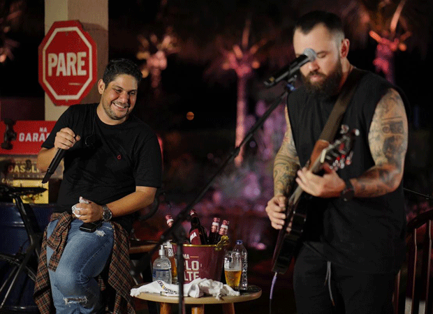 Jorge e Mateus na live (Foto: Reprodução/YouTube)