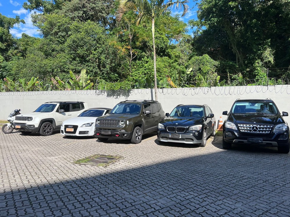 Carros apreendidos pela operação Match Point em Florianópolis — Foto: Polícia Federal/Divulgação