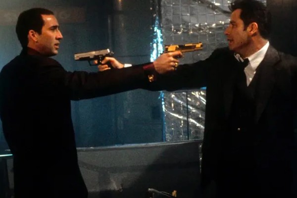 Nicolas Cage e John Travolta em cena de A Outra Face (1997) (Foto: Reprodução)