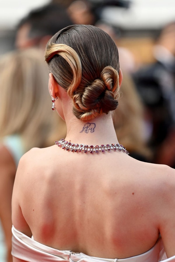 CANNES, FRANCE - JULY 15: Nibar Madar, hair detail, attends the "France" screening during the 74th annual Cannes Film Festival on July 15, 2021 in Cannes, France. (Photo by Kate Green/Getty Images) (Foto: Getty Images)