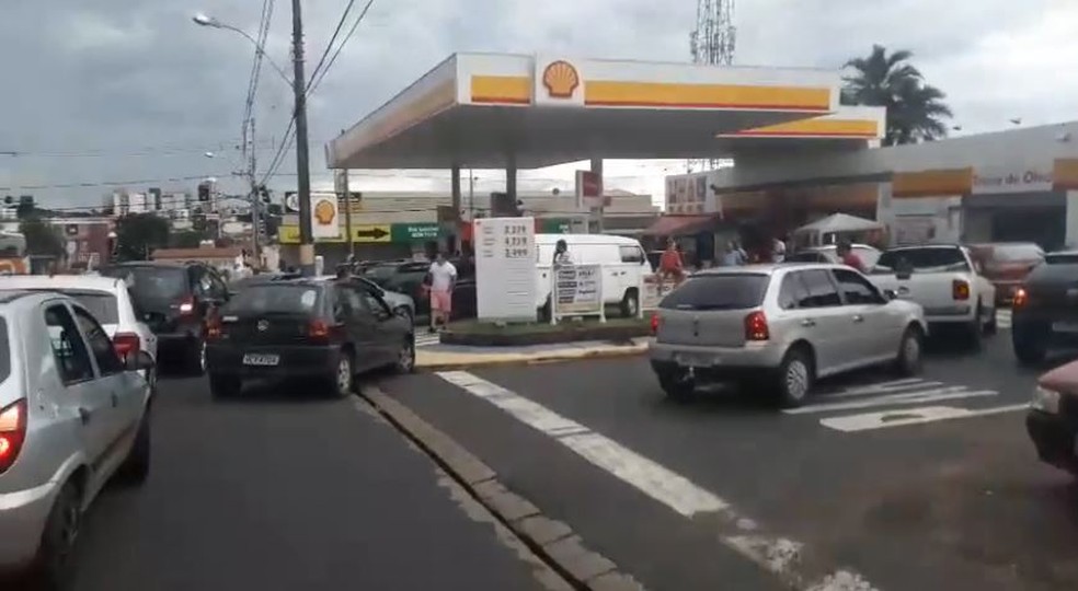 Em Uberaba Motoristas Protestam Contra Aumento Do Preço Dos Combustíveis Triângulo Mineiro G1 