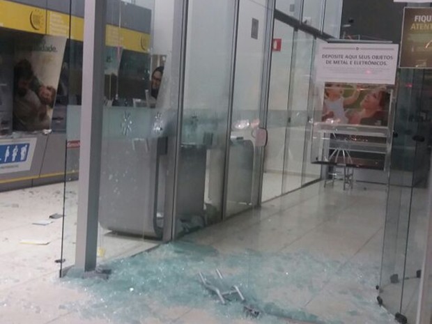 Polícia foi acionada por vizinhos que ouviram a explosão (Foto: Arquivo Pessoal/Geovani da Silva Oliveira)