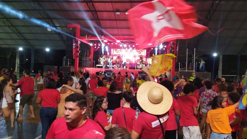 Festa em comemoração à vitória de Lula em Teresina (PI) — Foto: Andrê Nascimento/g1 Piauí