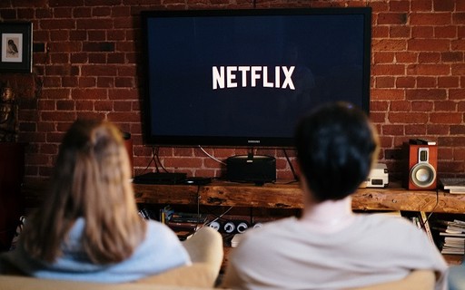 Netflix inicia cobrança de taxa extra no Brasil - Ligado no Sul