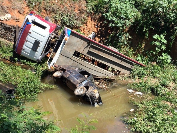 TENTANDO GUINCHAR O CAMINHÃO GUINCHO NA ATUALIZAÇÃO DO CARROS