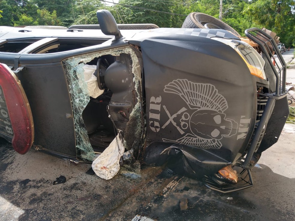 Veículo da Polícia Penal ficou bastante danificado após batida — Foto: Luiz Vieira/TVCA