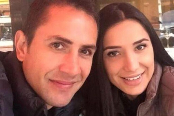 O ex-jogador da seleção turca Emre Asik e sua esposa Yagmur (Foto: Instagram)
