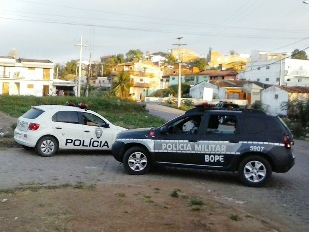 Polícias realizaram buscas na região do Brejo paraibano nas primeiras horas de quinta-feira (Foto: Volney Andrade/TV Cabo Branco)