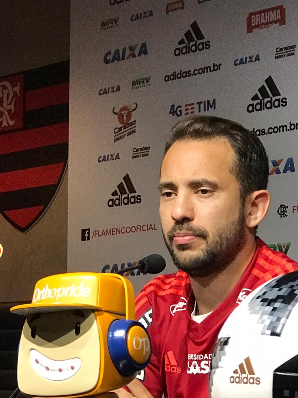 Everton Ribeiro fala sobre a chegada do novo treinador  &mdash; Foto: Cah&ecirc; Mota/GloboEsporte.com 