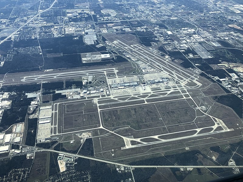 Originalmente o aeroporto se chamava 'Aeroporto Intercontinental de Houston', mas foi renomeado em homenagem ao ex-presidente George H. W. Bush (Foto: Reprodução / Wikipedia /  Ligmaligma)