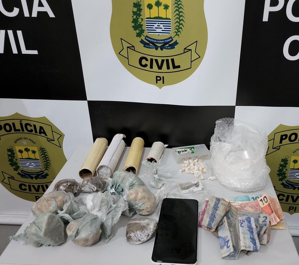 Casal suspeito de comandar boca de fumo em Campo Maior é preso em flagrante — Foto: Polícia Civil