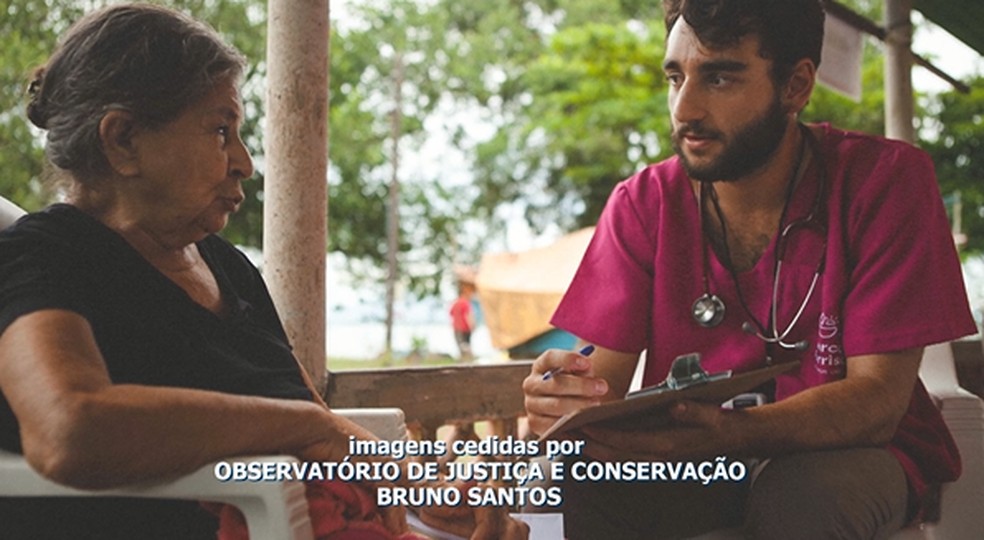 Atendimento médico para moradores da Vila Maciel  — Foto: Plug