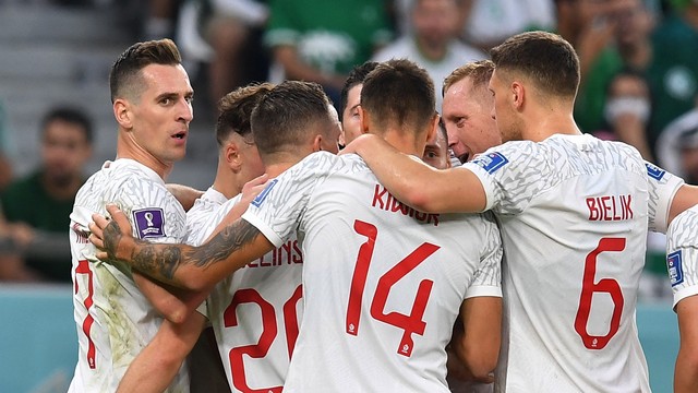 Polônia abre o placar contra Arábia Saudita na Copa do Mundo