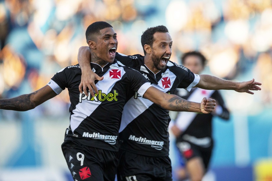 Quantas partidas o Vasco tem que ganhar para subir?
