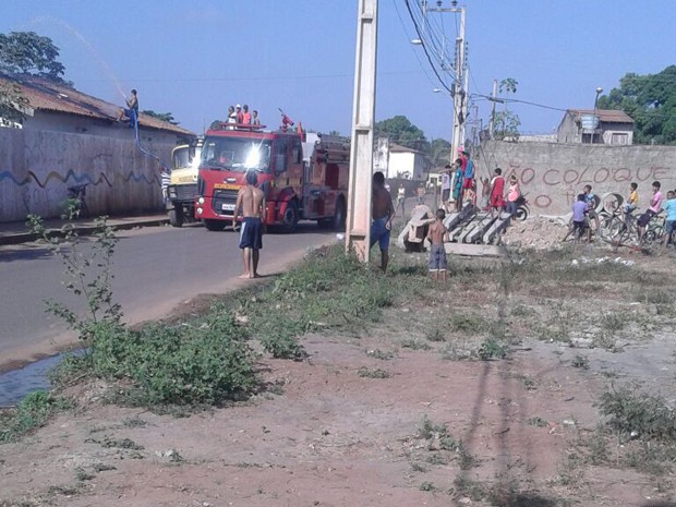 Escola sofre ataque e é incendiada no bairro da Santa Clara, em São Luís (Foto: Divulgação/Corpo de Bombeiros Militar do Maranhão)