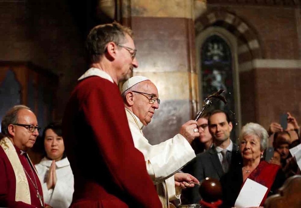 Papa Francisco &eacute; o primeiro pont&iacute;fice a visitar uma igreja anglicana em  Roma | Mundo | G1
