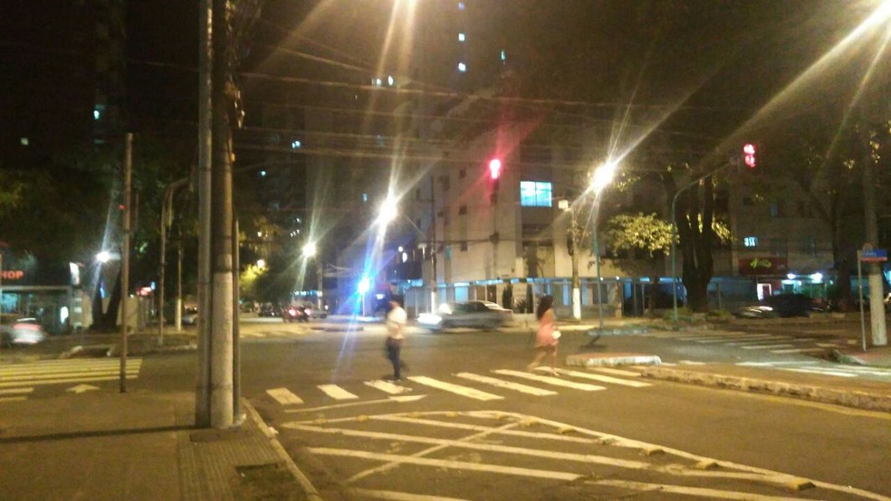 Local onde o atropelamento aconteceu, na Praia do Canto, Vitória (Foto: Sayonara Brandão/TV Gazeta)