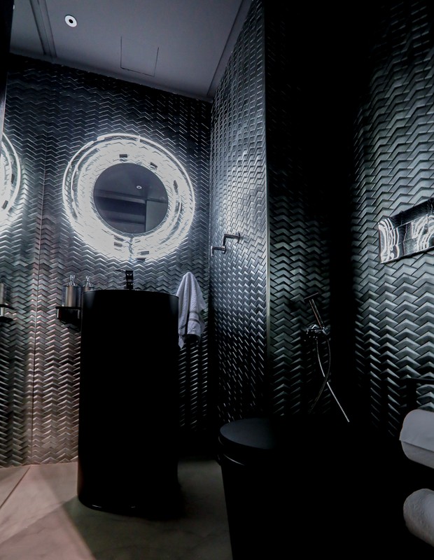 Banheiro do apartamento de Rodrigo Sangion (Foto: Iude Richele/Divulgação)