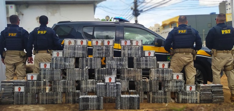 PRF prende homem transportando quase 370 kg de cocaína em Tangará da Serra
