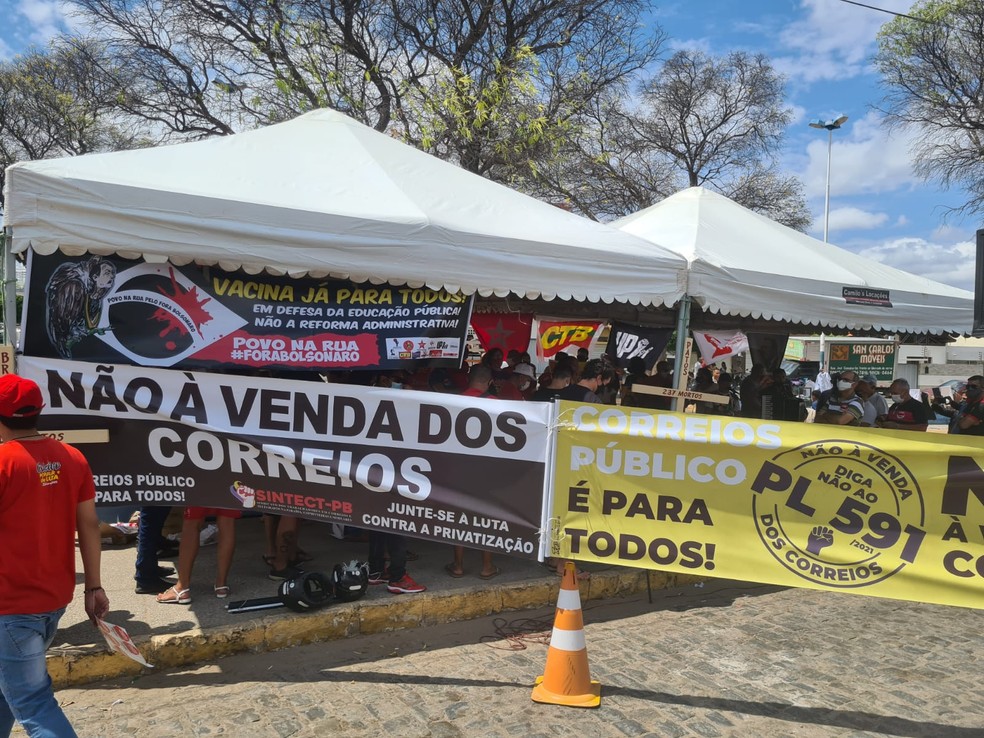 Patos: movimentação às 9h, os grupos optaram por se manter em concentração e não realizar caminhada. — Foto: Cleodon Bezerra