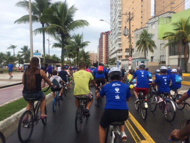 Participantes pedalaram por mais de 8 km (Foto: Solange Freitas/G1)