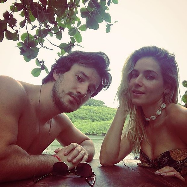 Monique Alfradique e o namorado, Gabriel Sala, em foto no Instagram (Foto: reprodução/instagram)