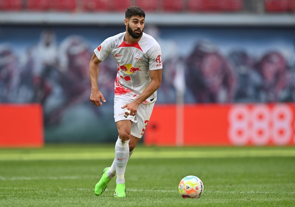 Gvardiol tem brilhado pelo RB Leipzig e pode se transferir para o Chelsea  Foto: Getty Images