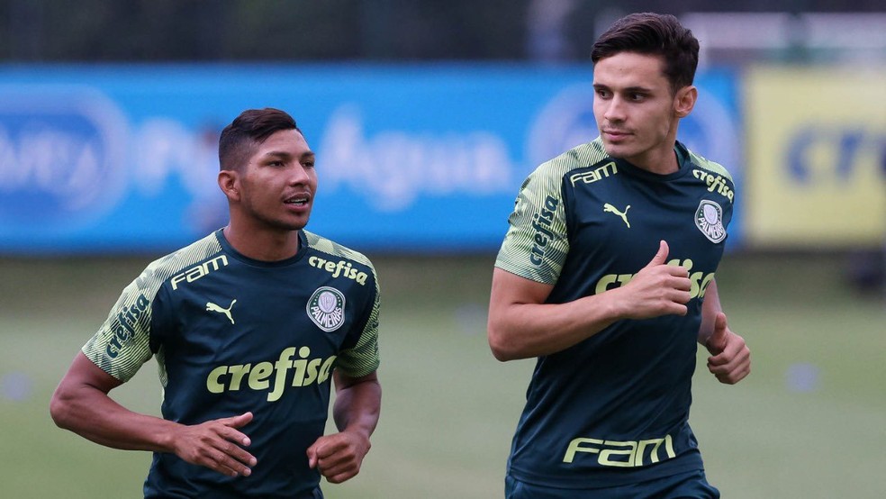 Raphael Veiga festeja chegada de Rony ao Palmeiras e brinca: "É bonito, o  modelo do time" | palmeiras | ge
