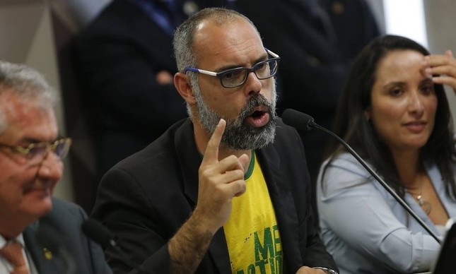 O blogueiro bolsonarista Allan dos Santos em depoimento à CPMI das Fake News 