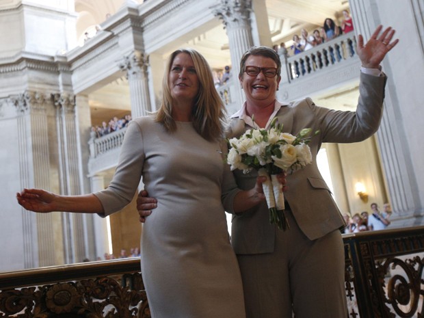 Kristin Perry e Sandra Stier se casaram nesta sexta-feira (28), na Califórnia, EUA, após revogação da Proposição 8 (Foto: REUTERS/Stephen Lam)