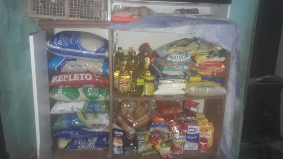 Após postagem, família passou a receber diversas doações em Guarujá, SP — Foto: Arquivo pessoal