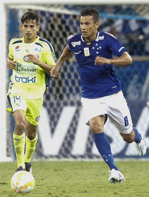 Henrique descarta cansaço e já pensa em quebrar o tabu frente ao maior rival