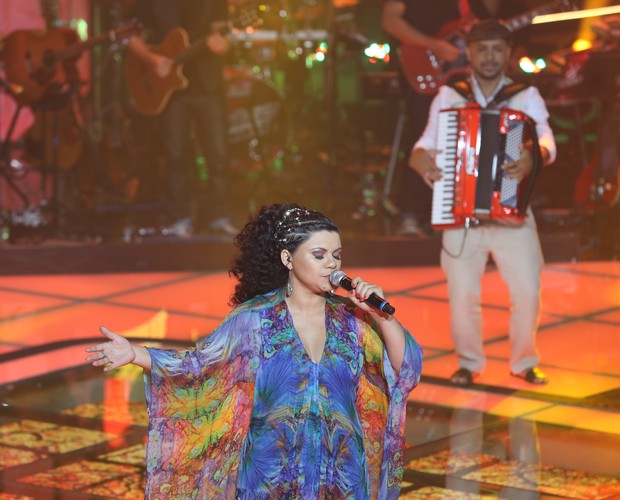 Khrystal canta ‘Lamento Sertanejo’, de Dominguinhos, no 1º Show ao Vivo (Foto: Isabella Pinheiro/The Voice Brasil)